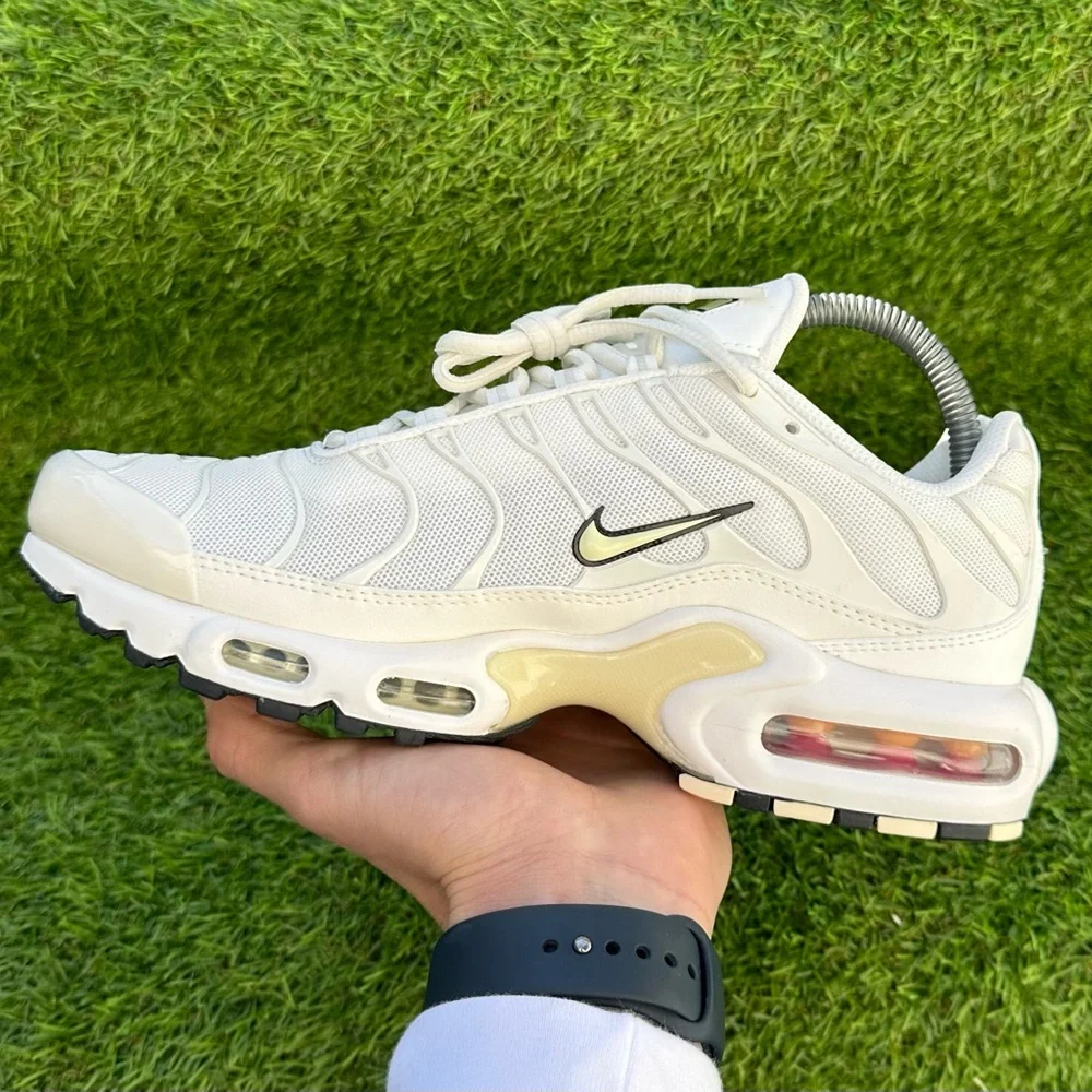 Women's Nike Air Max Plus Alabaster Brand new Shoes size 8,5 US Authentic - Picture 3 of 8